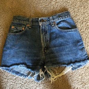 Levi cut off shorts